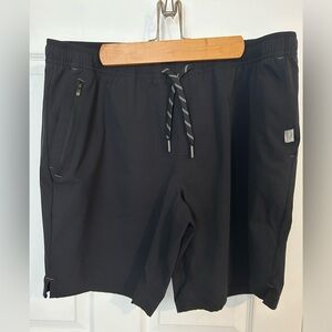 LL bean Men’s shorts size Large